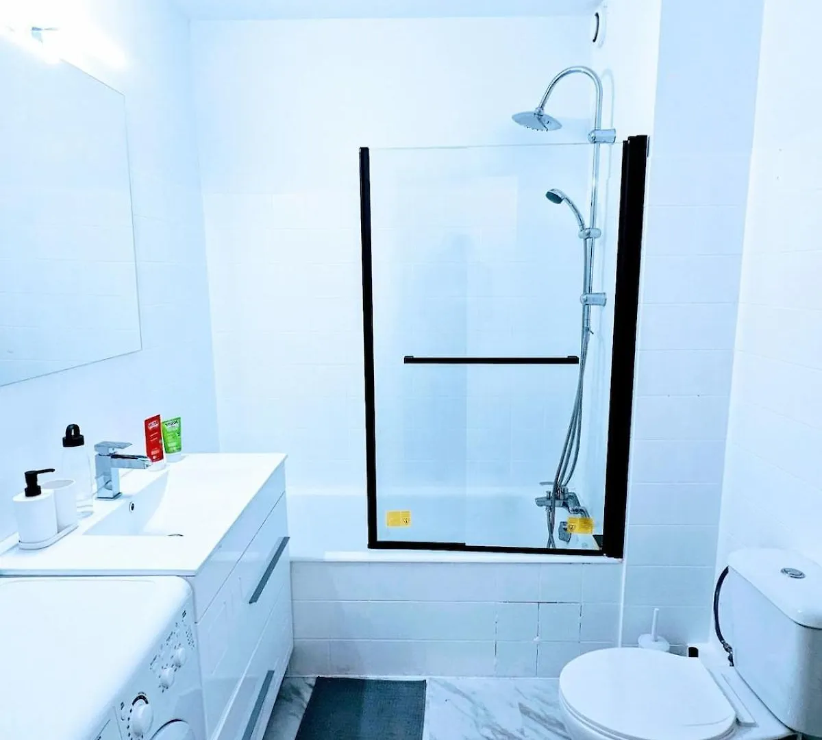 Vue Degagee, Emplacement Ideal, Climatise Mentona